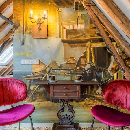 Unieke Bed En Breakfast Met Historisch Verhaal In Ferwert Ferwerd Exterior foto